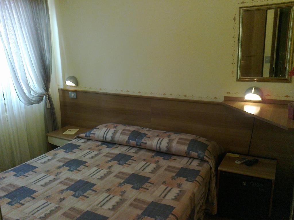 Hotel Belvedere Sirmione Pokój zdjęcie